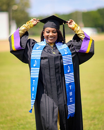 2025_Grad_Maddy-71